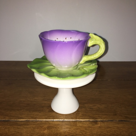 Tea Time Floral Ceramic Teacup & Saucer - Picture 4 of 14